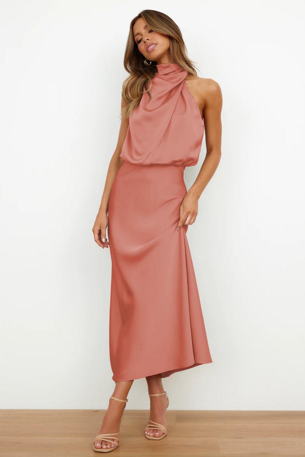 Lydia | Long dress with halter neck